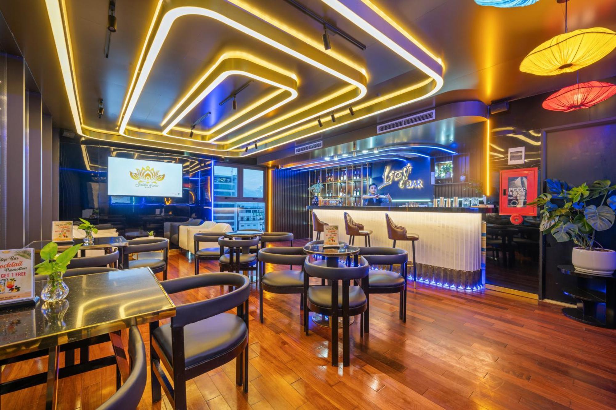 Golden Lotus Hotel Da Nang - Rooftop Bar Sea View Экстерьер фото