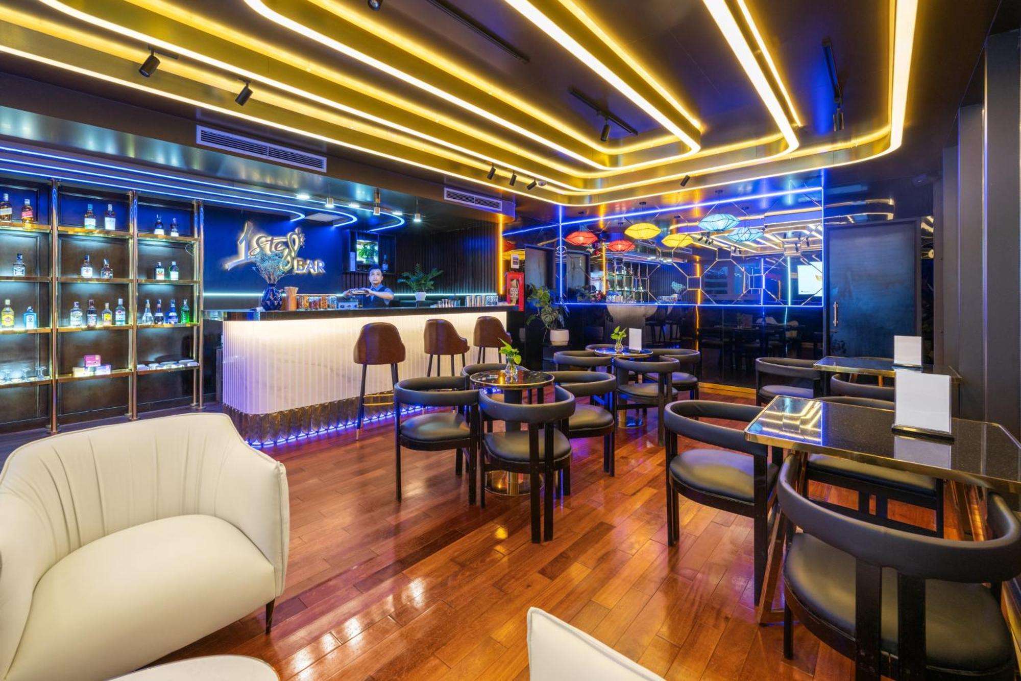 Golden Lotus Hotel Da Nang - Rooftop Bar Sea View Экстерьер фото