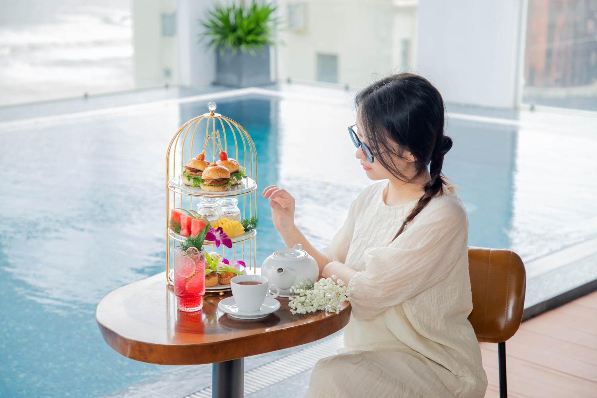 Golden Lotus Hotel Da Nang - Rooftop Bar Sea View Экстерьер фото